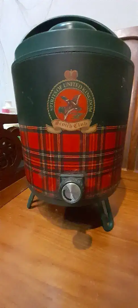 Dispenser air antik