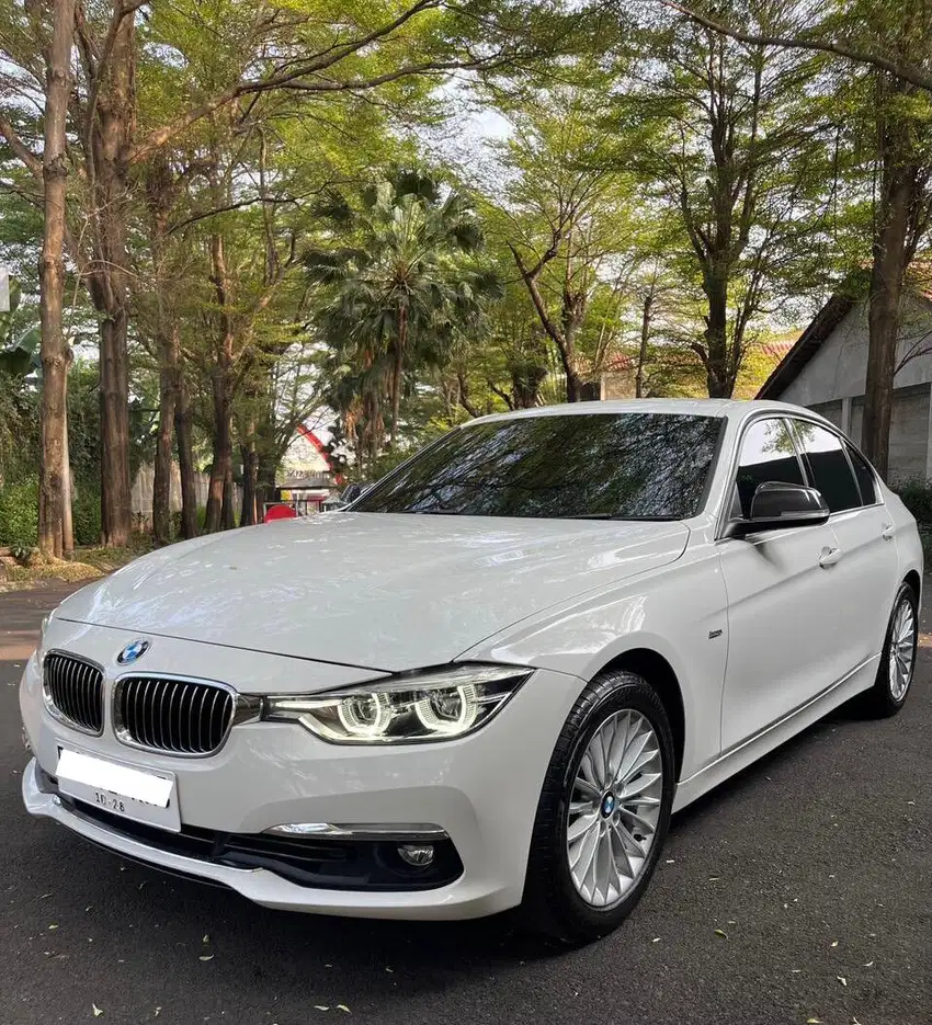 BMW F30 LCI Luxury 2018