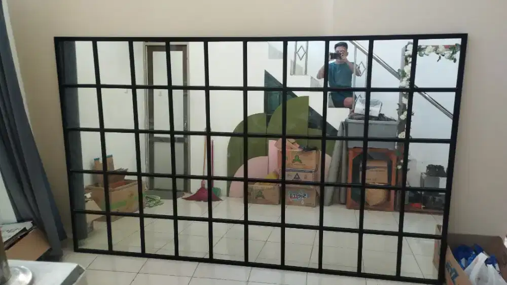 Kaca Cermin Hias Dinding