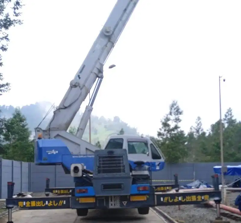 Dijual Rough Terrain Crane Tadano GR250-2 Tahun 2016