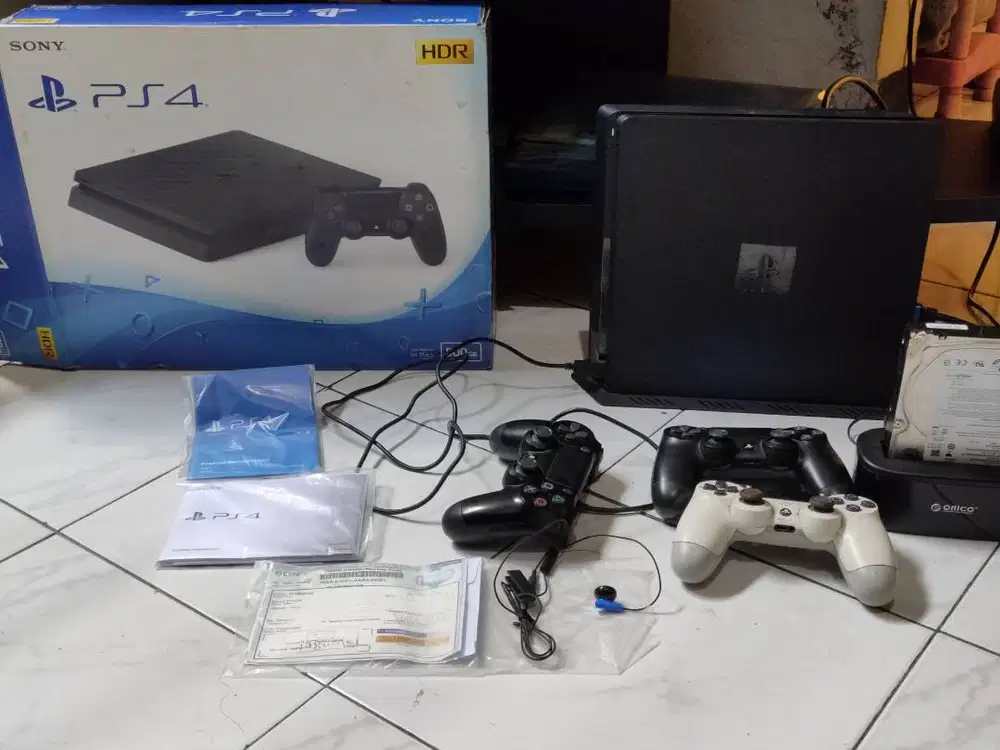 Ps4 slim cuh 2106A Fw 6.72 Hardisk 1Tb stik 2(OM) bisa req full game
