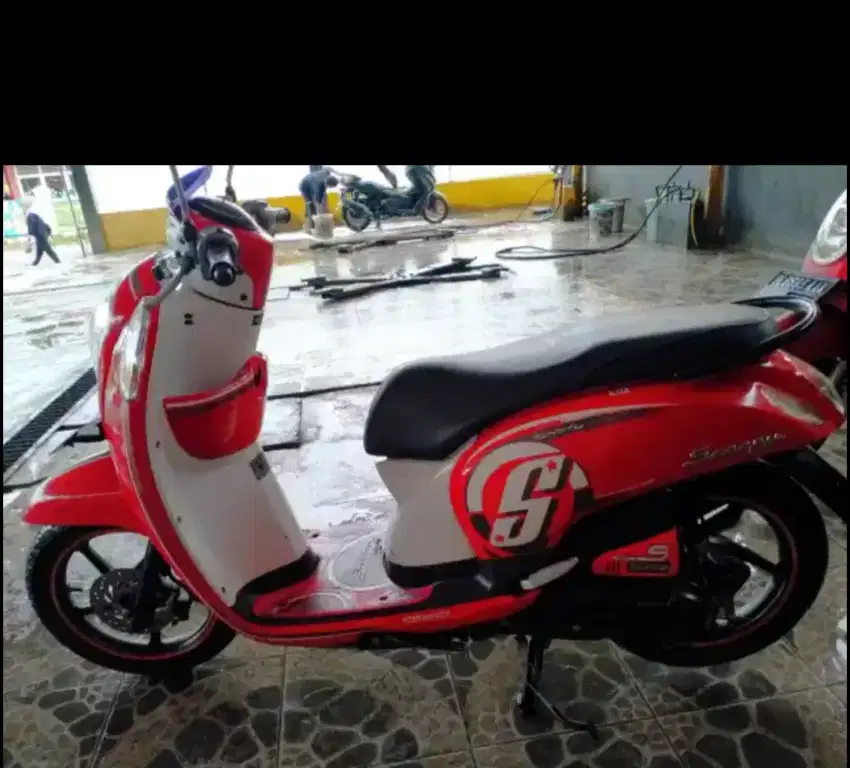 JUAL MOTOR SCOOPY TAHUN 2017 SS LENGKAP PAJAK HIDUP PLAT 2027