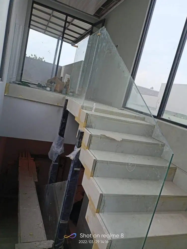 PEMASANGAN RELLING TANGGA