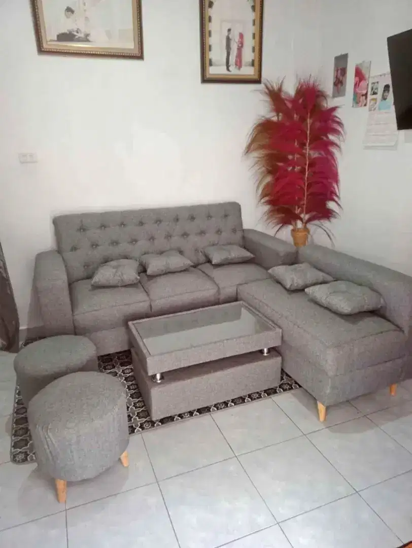 Sofa L putus kancing