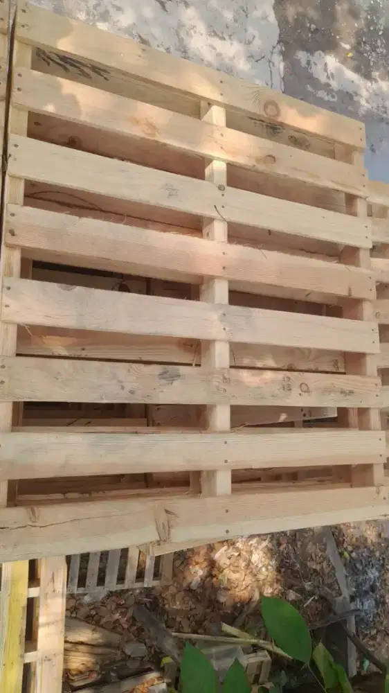 Palet Kayu Bekas Pakai Ukuran 100x120cm