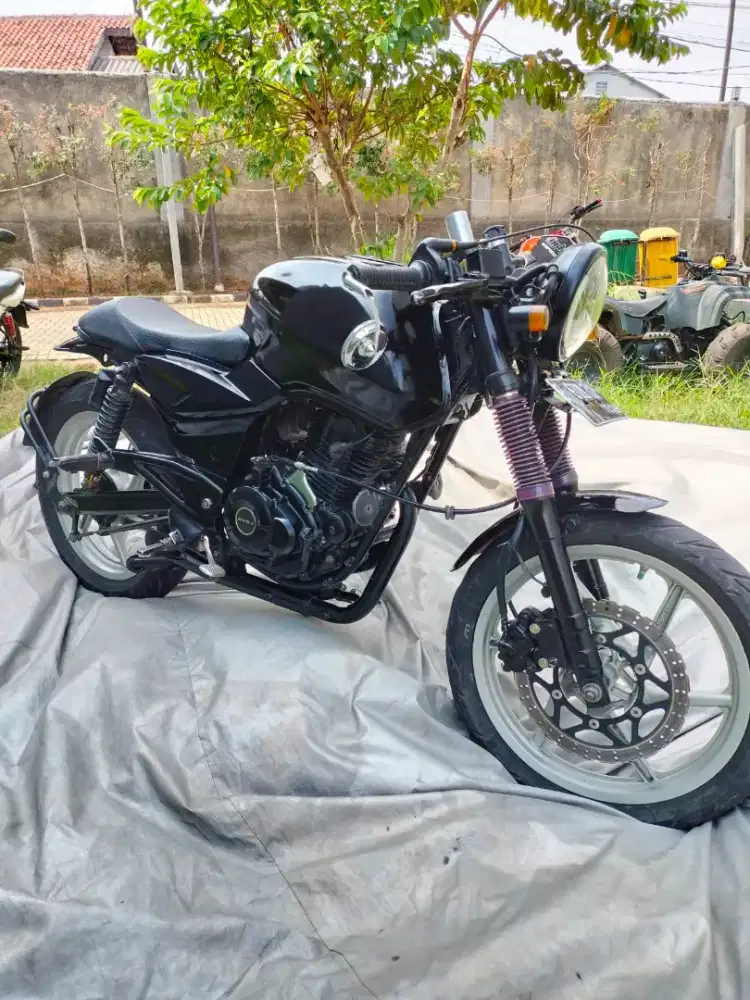 Motor Custom Caferacer Cafe Racer Pulsar 180 UG4