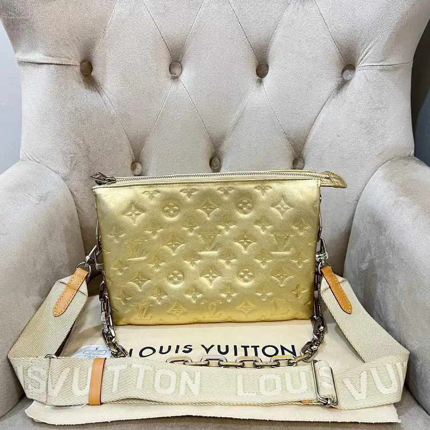 Tas Louis Vuitton Coussin PM in Gold Tas LV coussin