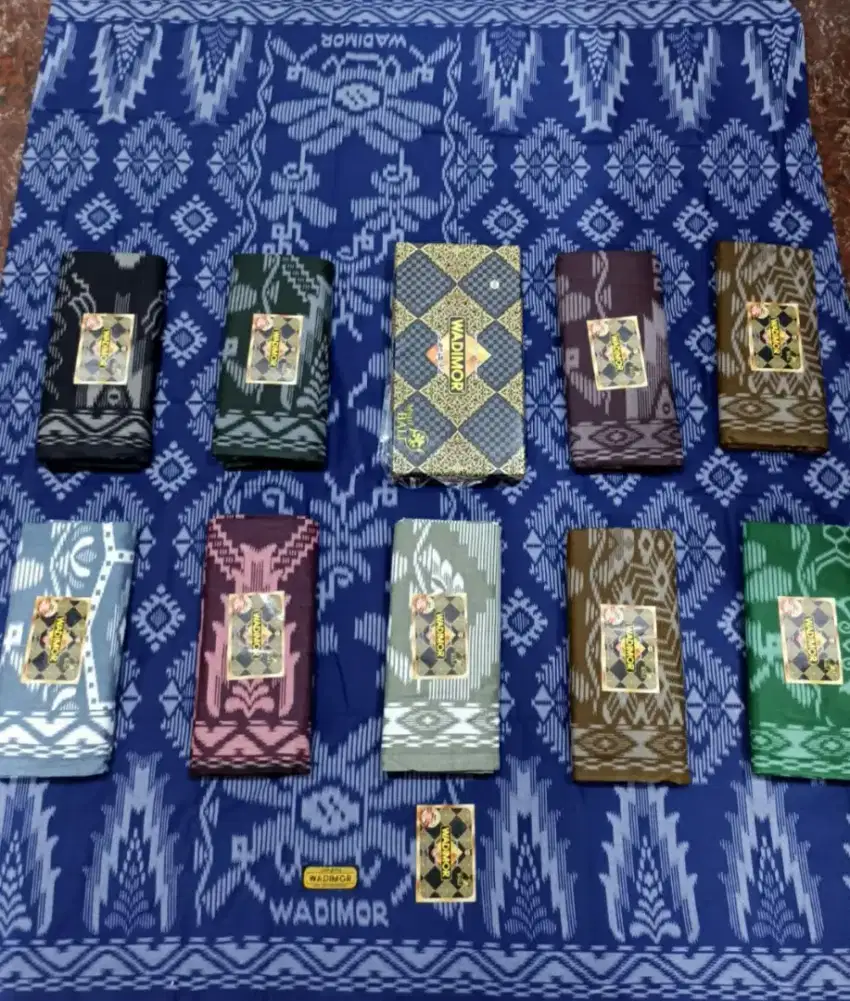 GROSIR SARUNG WADIMOR MOTIF KEMBANG BALI 1 BOX ISI 10
