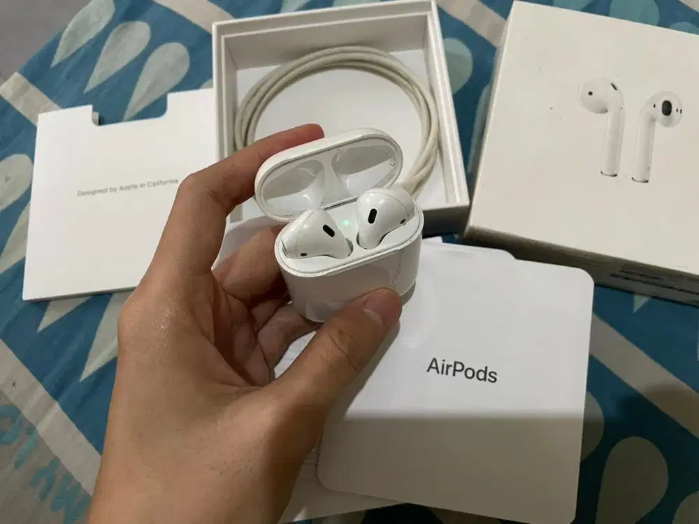 Airpods gen 2 with Charging Case