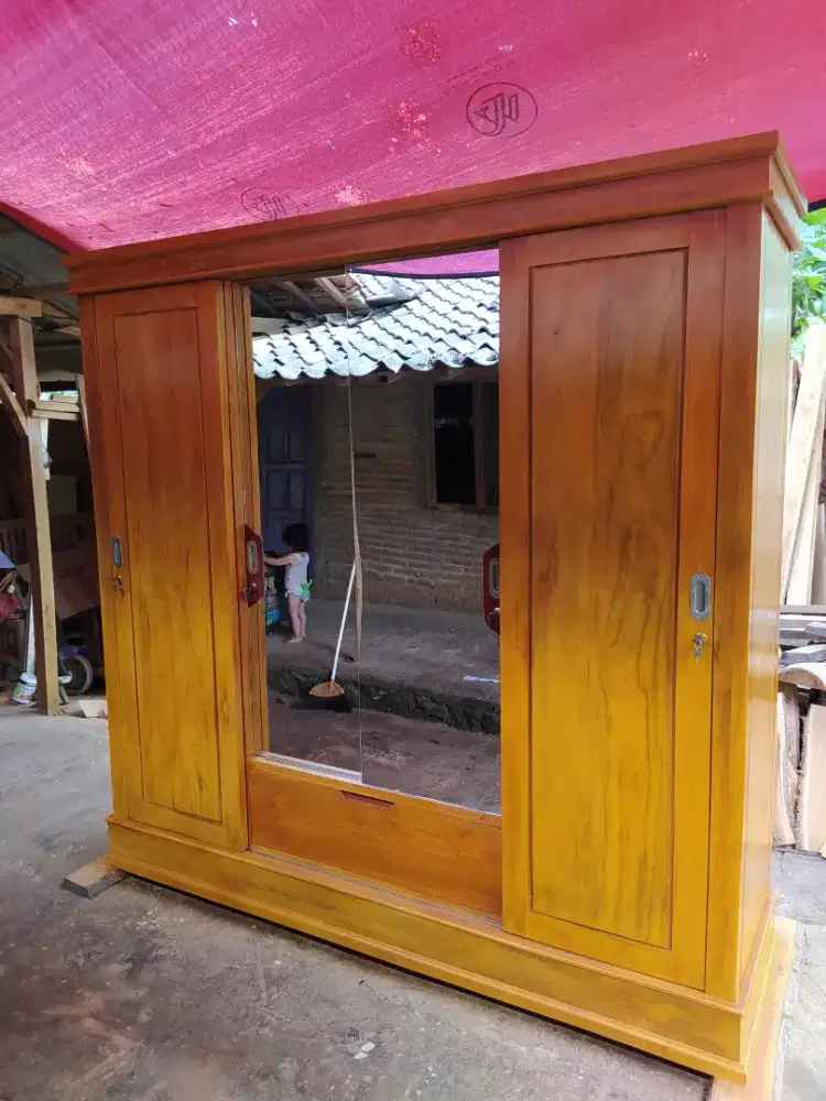 Almari Jati Solid Sliding