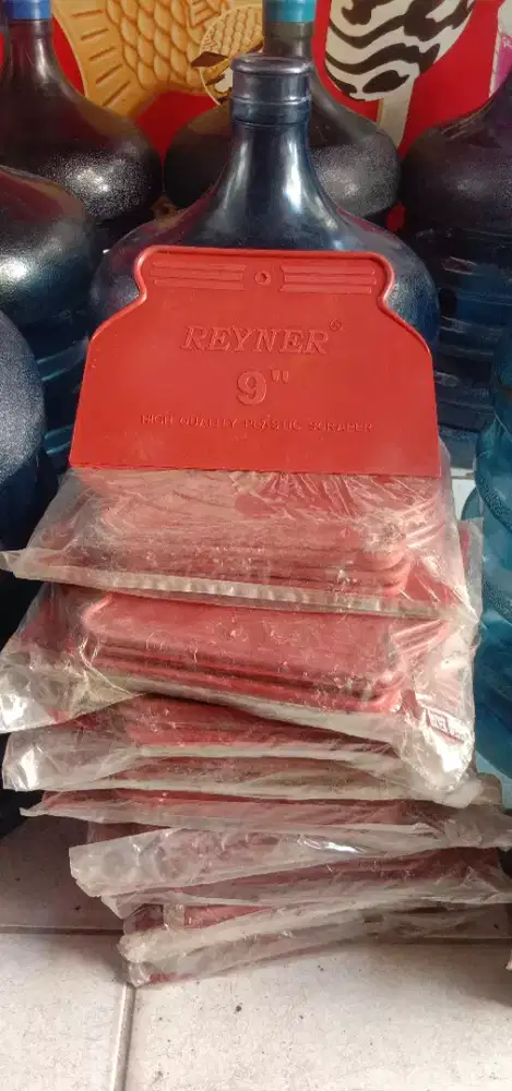 Scraper 9 Reyner isi 10
