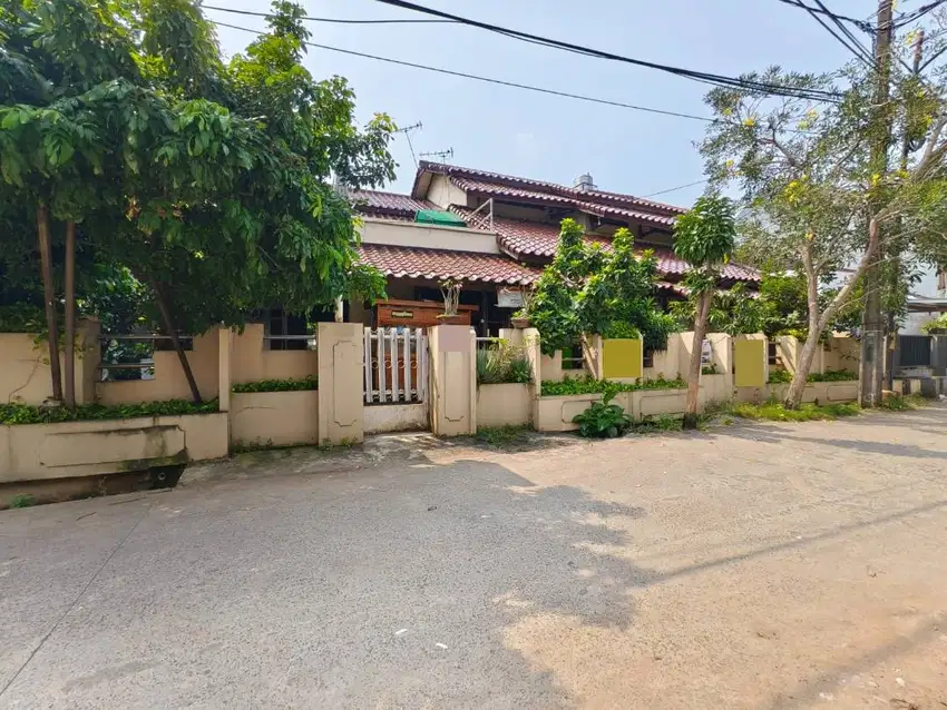 Rumah Luas Lokasi Strategis di Jaka Setia Bekasi