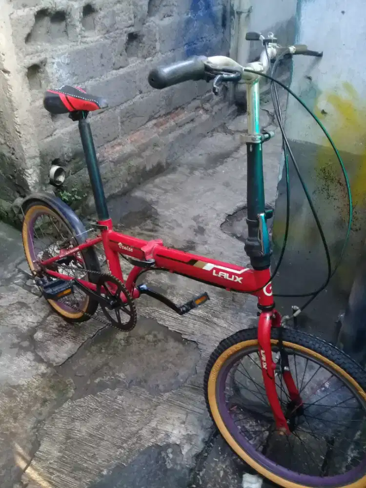 Sepeda lipat laux