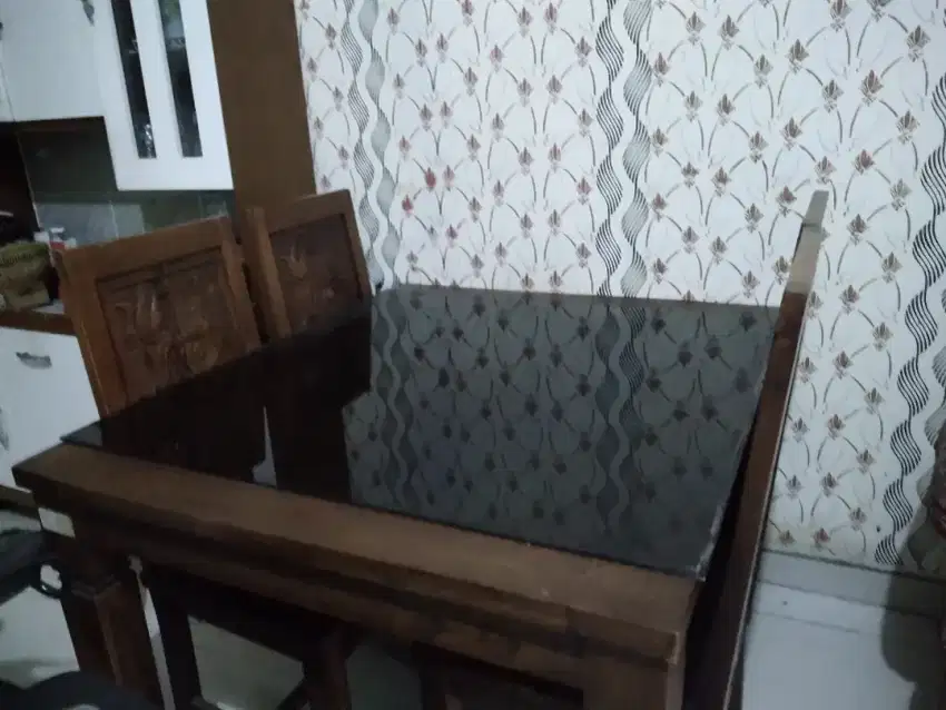 Meja makan 4 kursi kayu jati