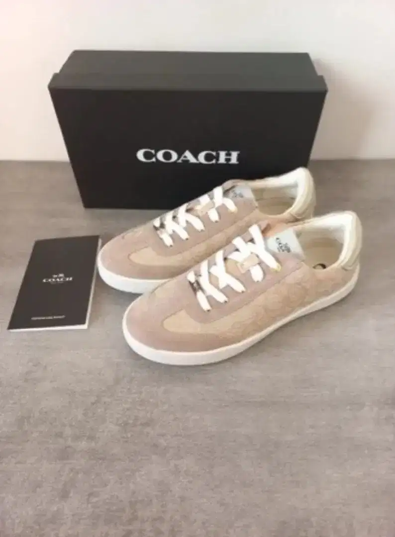 Sepatu wanita COACH City Sole Signature Sneakers Women Original.