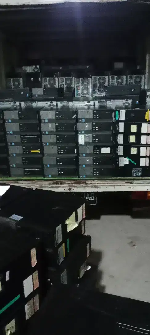 Terima jual beli komputer bekas ex lelangan kantor satuan dan borongan