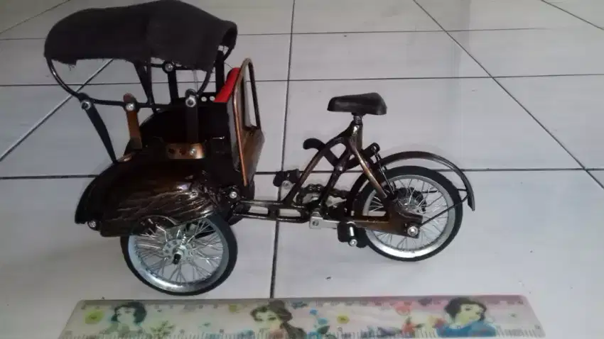 Miniatur Becak Cantik