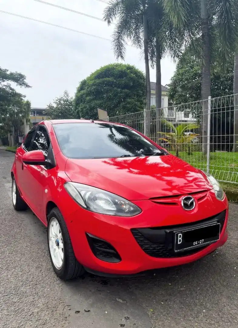 MAZDA 2 AT 2011 RED PLAT GENAP LOW KM KUNCI 2 BUKULENGKAP PAJAKPANJANG ...