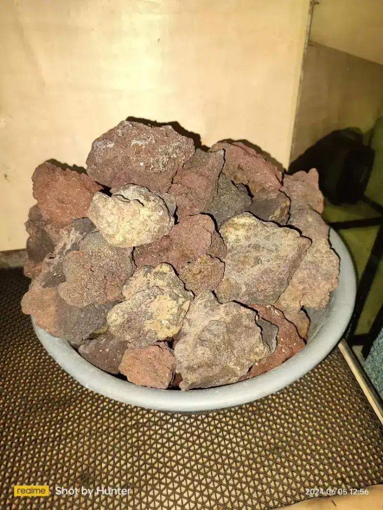 Batu lava rock merah