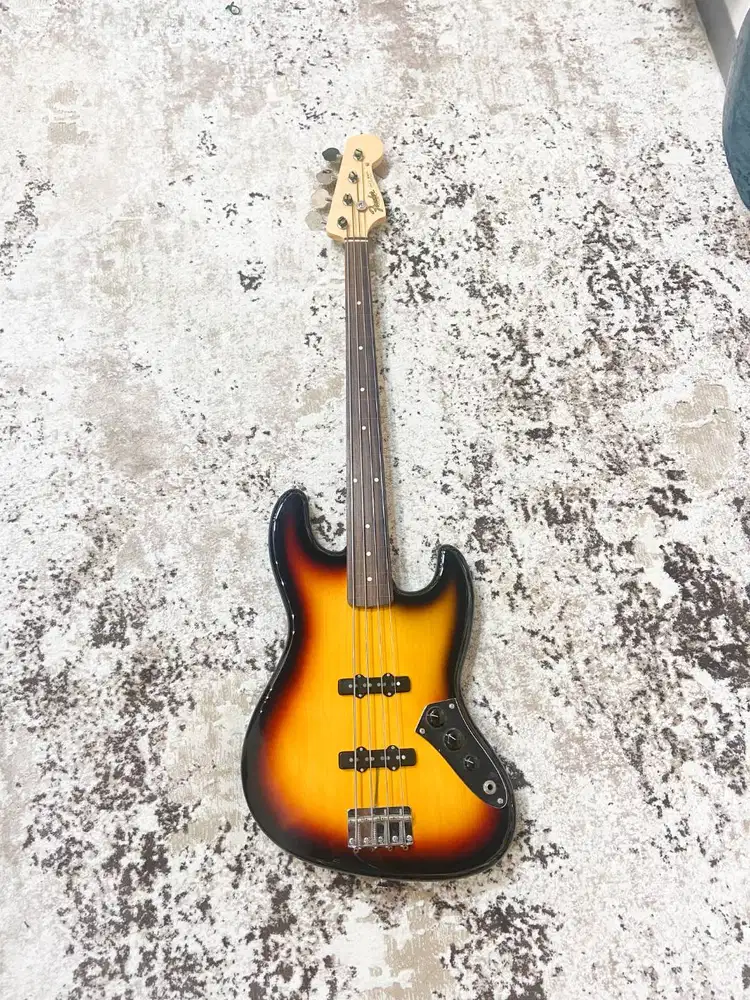 Jual fender jazz bass clearance