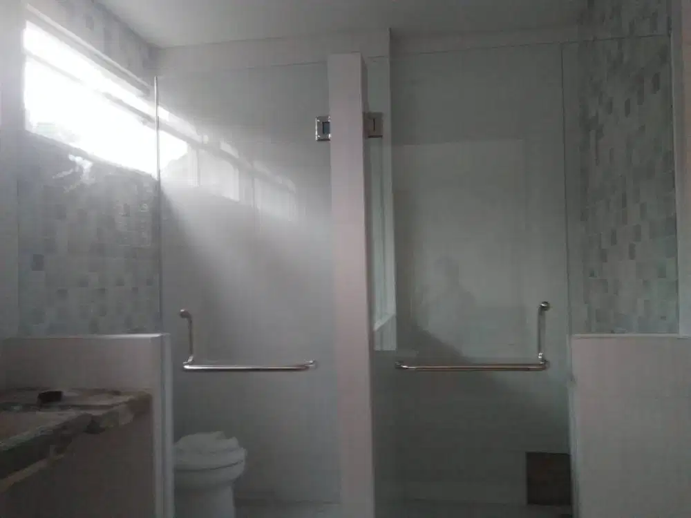 SEKAT KACA SHOWER KAMAR MANDI