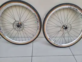 Jual Wheelset Gravel 650B DT Swiss 350 Rim Velocity Aileron