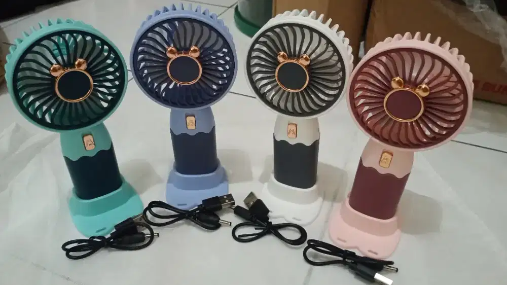 30rb Dijual Murah Kipas Angin Mini Fan Genggam Cute Portable (BARU)