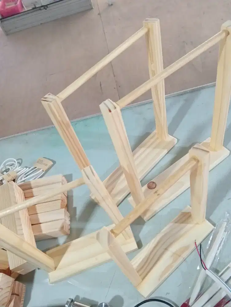 Kayu tent holder gantungan menu stand