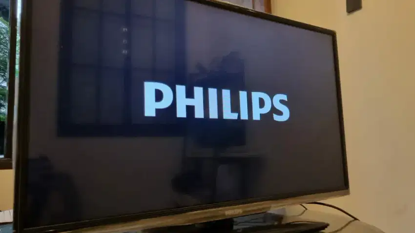 JUAL PHILIPS LED TV 32 INCI HITAM MULUS FREE XIAOMI TV STICK