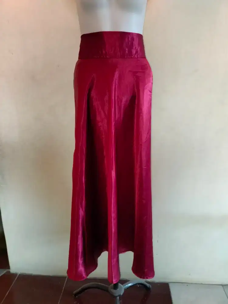 Rok merah size jumbo
