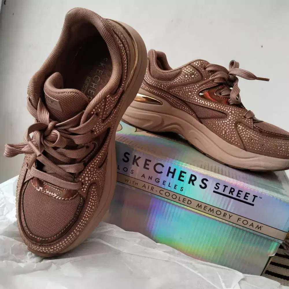 Sepatu Sketchers Street Brown