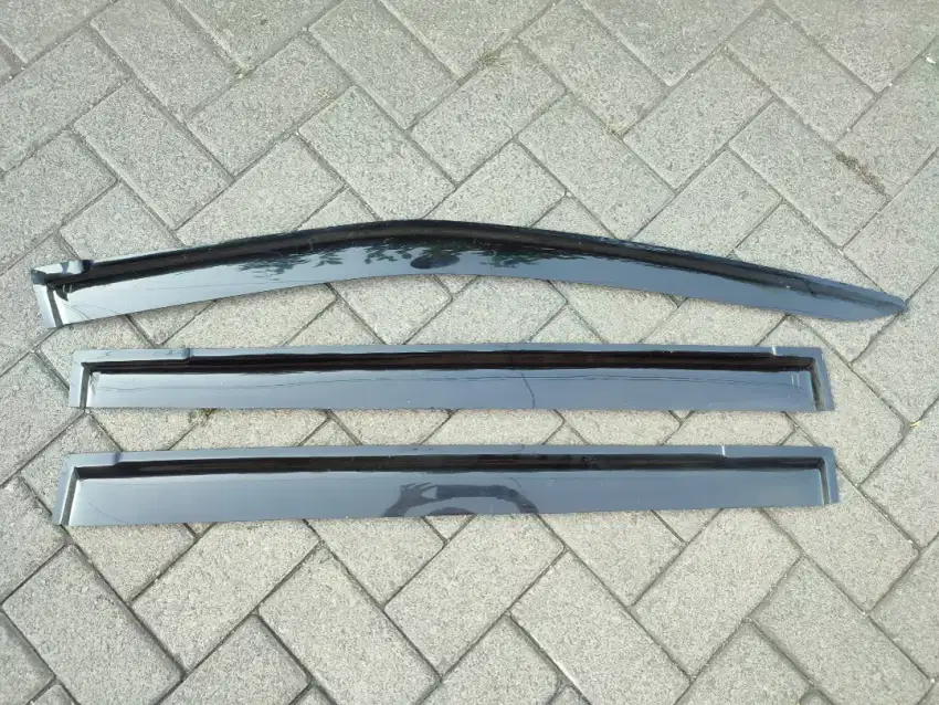 Talang Mobil Toyota Sienta (3 pcs)