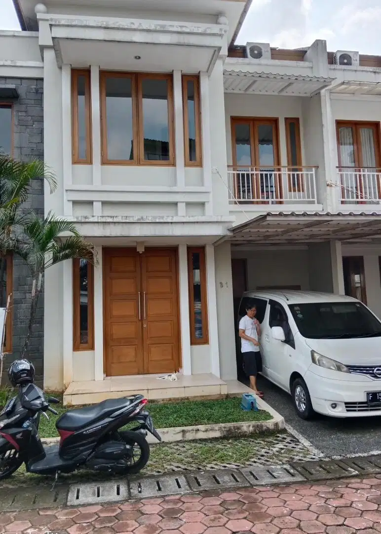 Rumah Dalam Cluster Indraprasta Town House