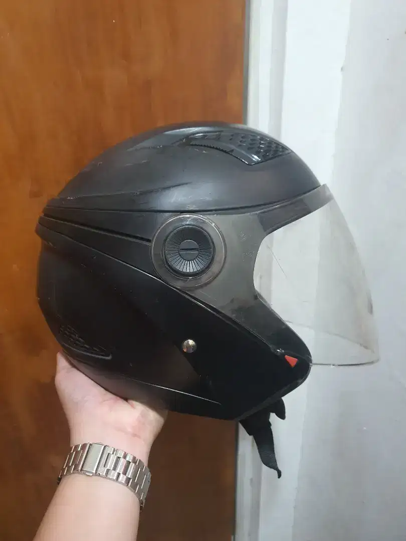 Helm Zeus hitam zs 610 half face ganteng