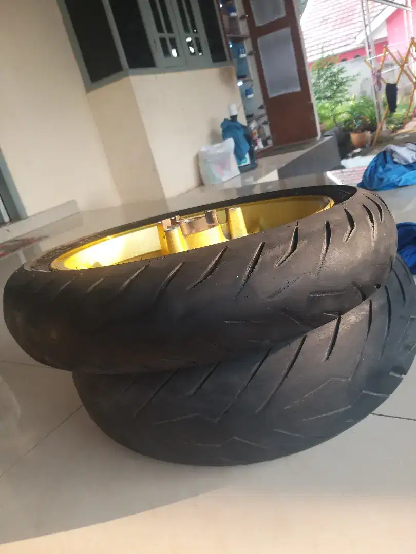 Velg lebar yamaha aerox bisa double cakram depan.