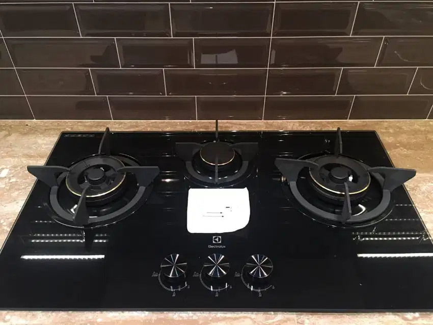 Electroluc Kompor Gas 3 Tungku + Cooker Hood