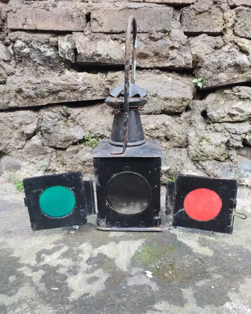 Lampu ting kereta api jadul