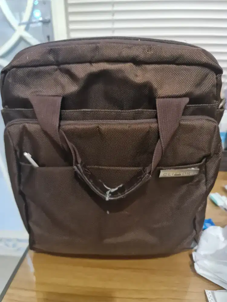 Tas kerja bekas