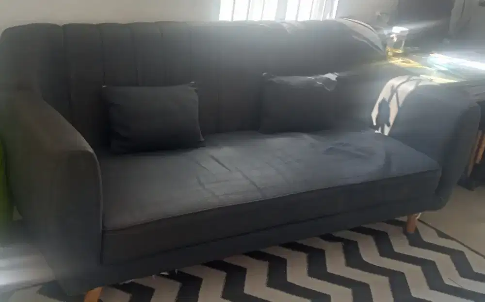 Dijual Sofa 3 seat warna biru dongker