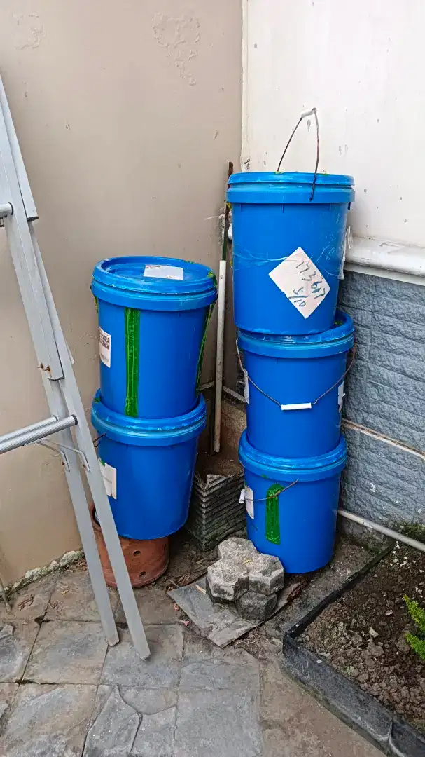 Tong ember biru tebal 30 litter