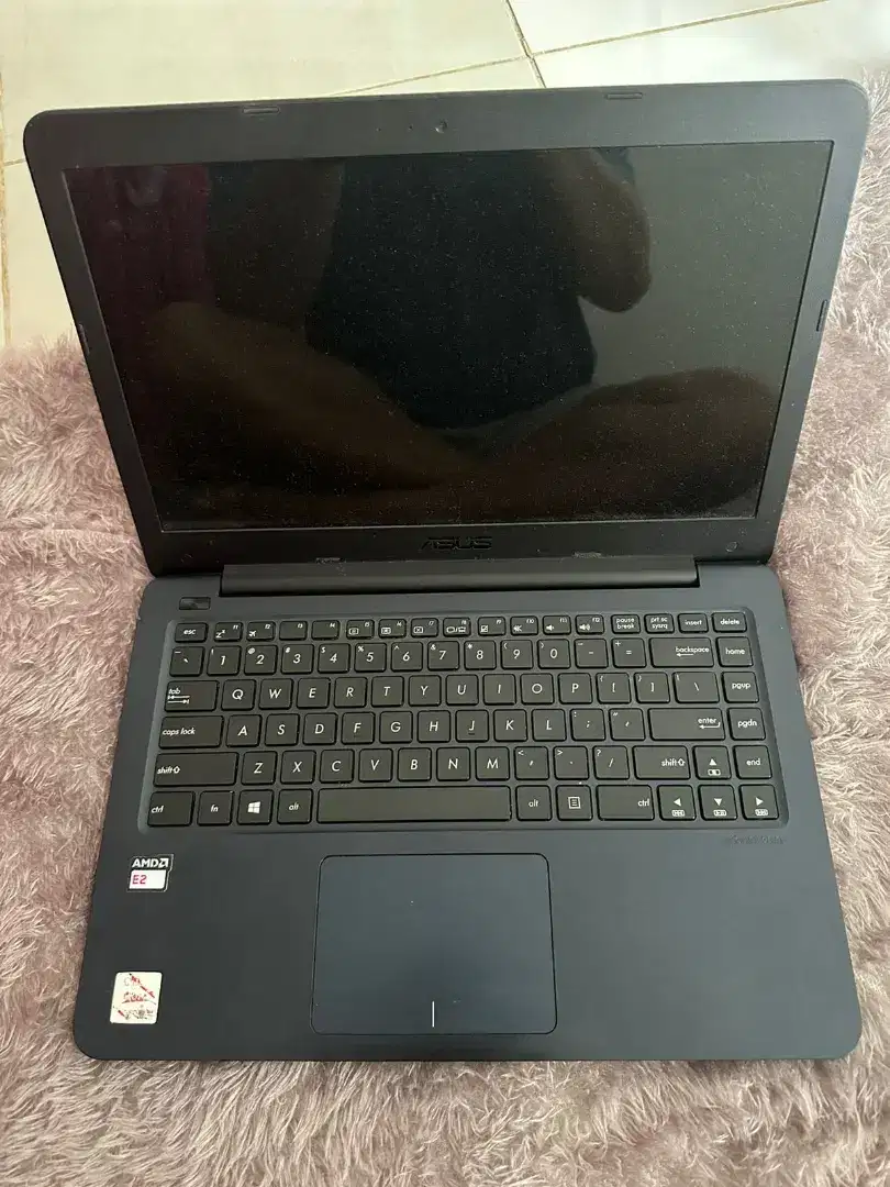Laptop asus.kondisi mulus