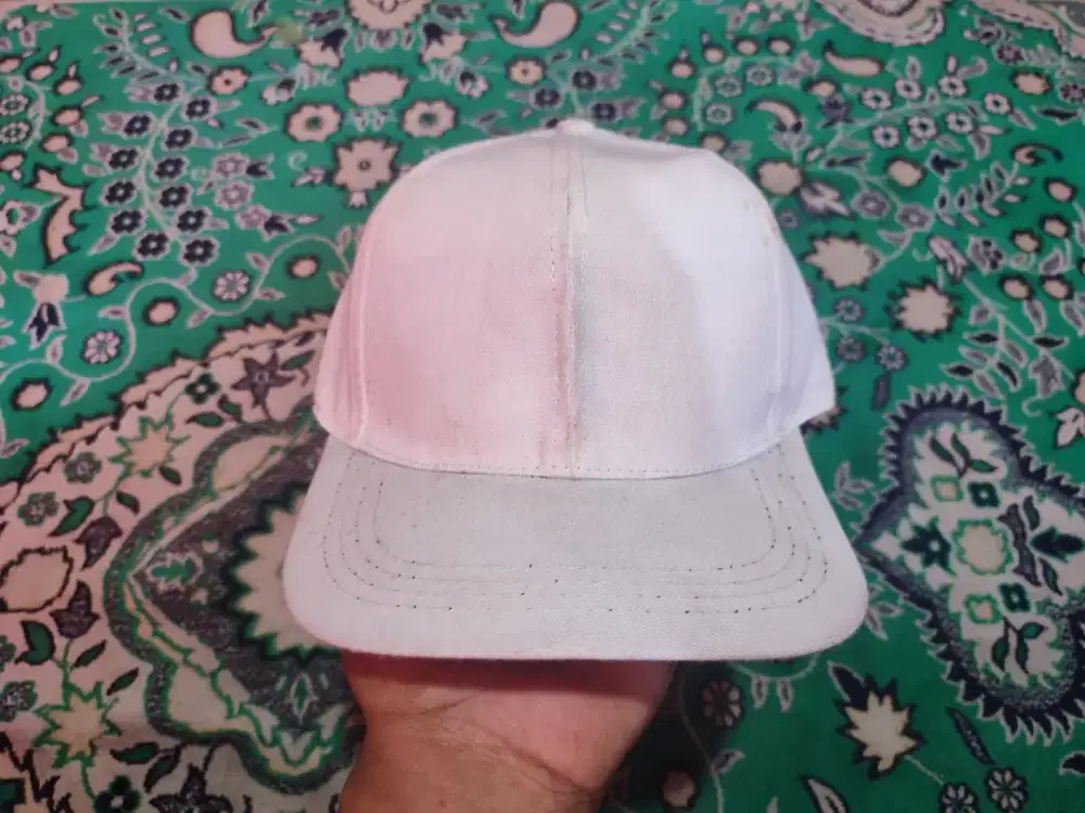 Topi polos warna putih caps polos klip besi topi murah topi pria