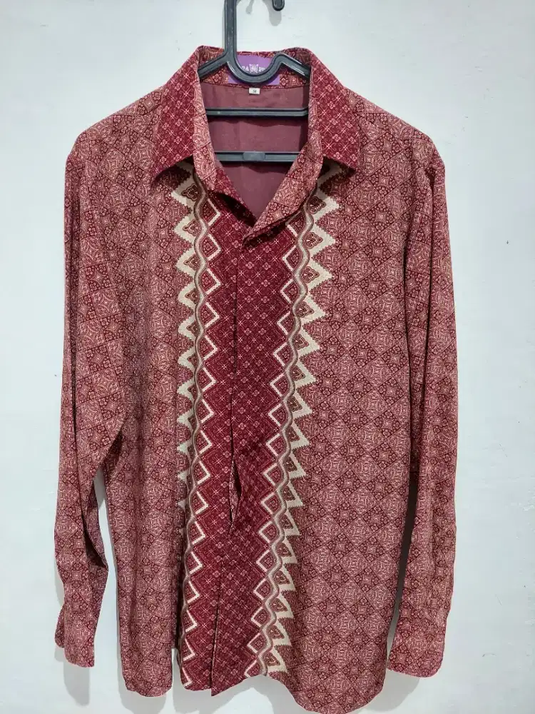 Kemeja batik sutra putih