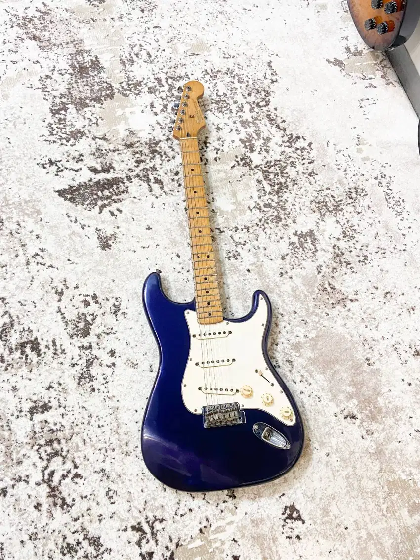 Fender Stratocaster Standard Th 2000 Made in Mexico