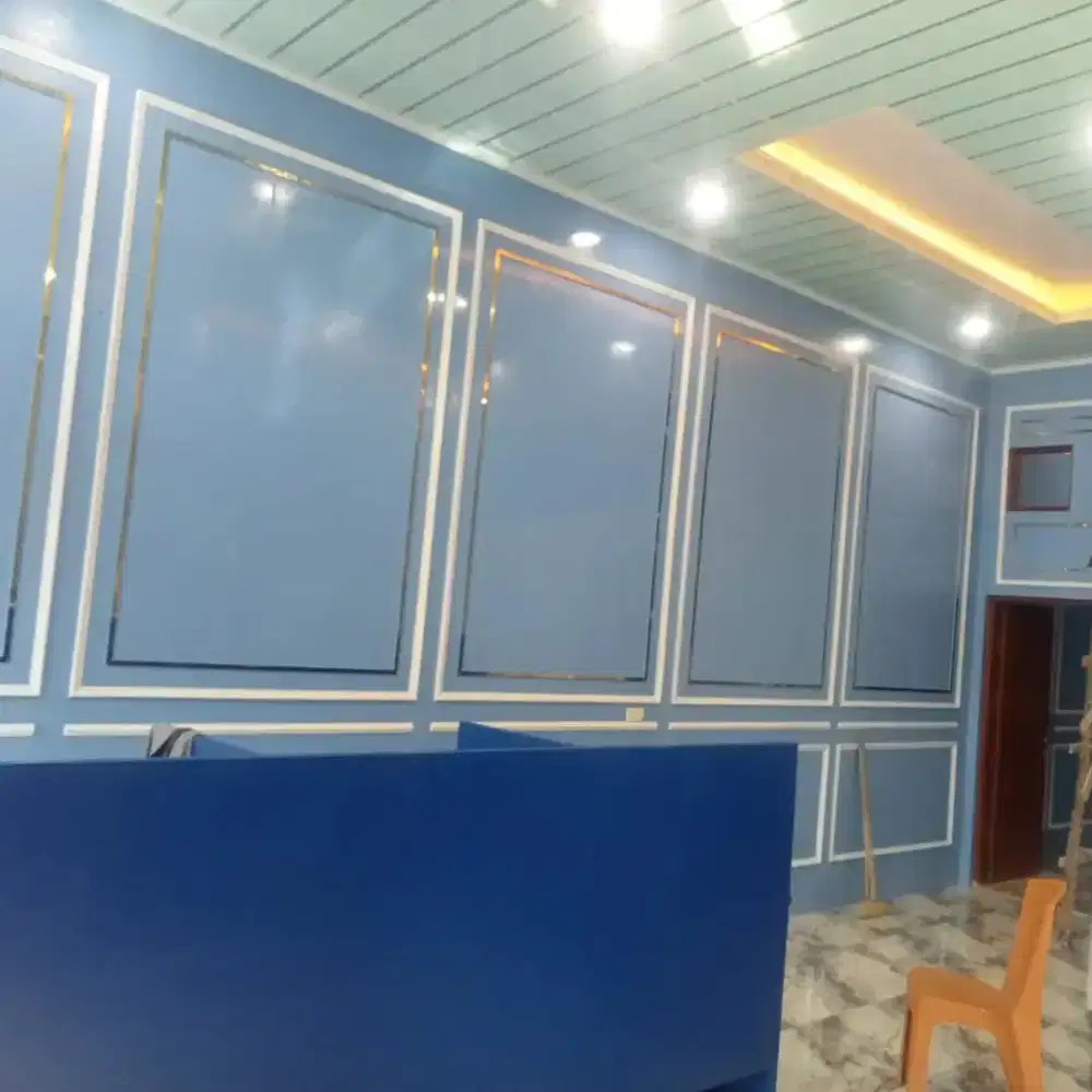 Partisi hpl kombinasi moulding gold