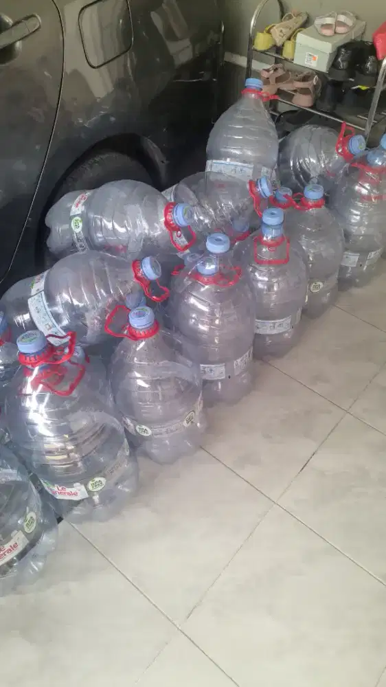 Galon bekas le minerale