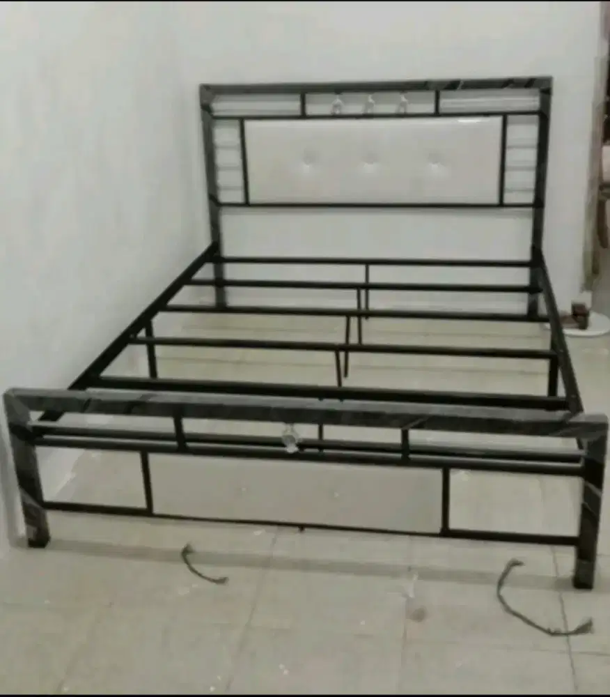 Ranjang Besi ukuran 180 x 200 Ranjang Kasur