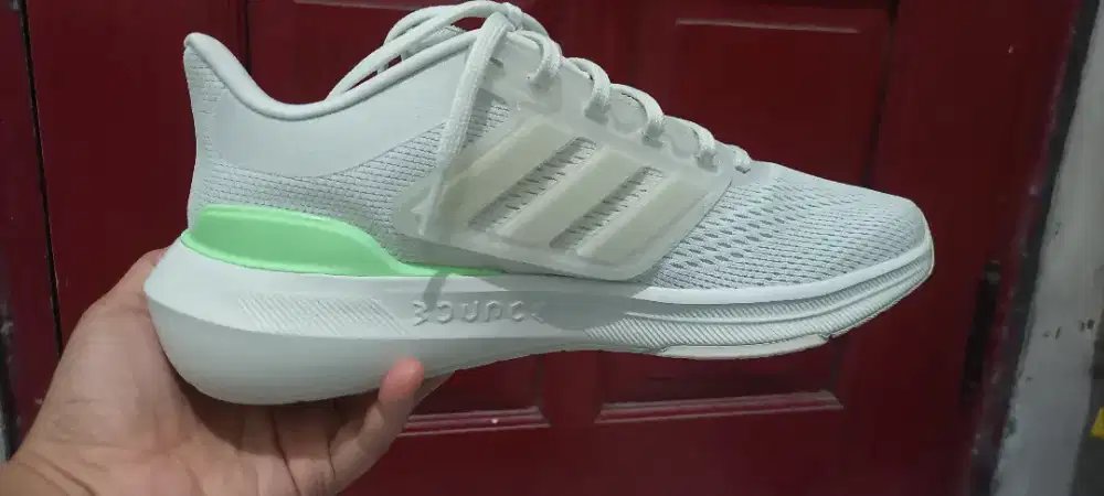 SEPATU ADIDAS  ULTRABOUNCE (ORI)