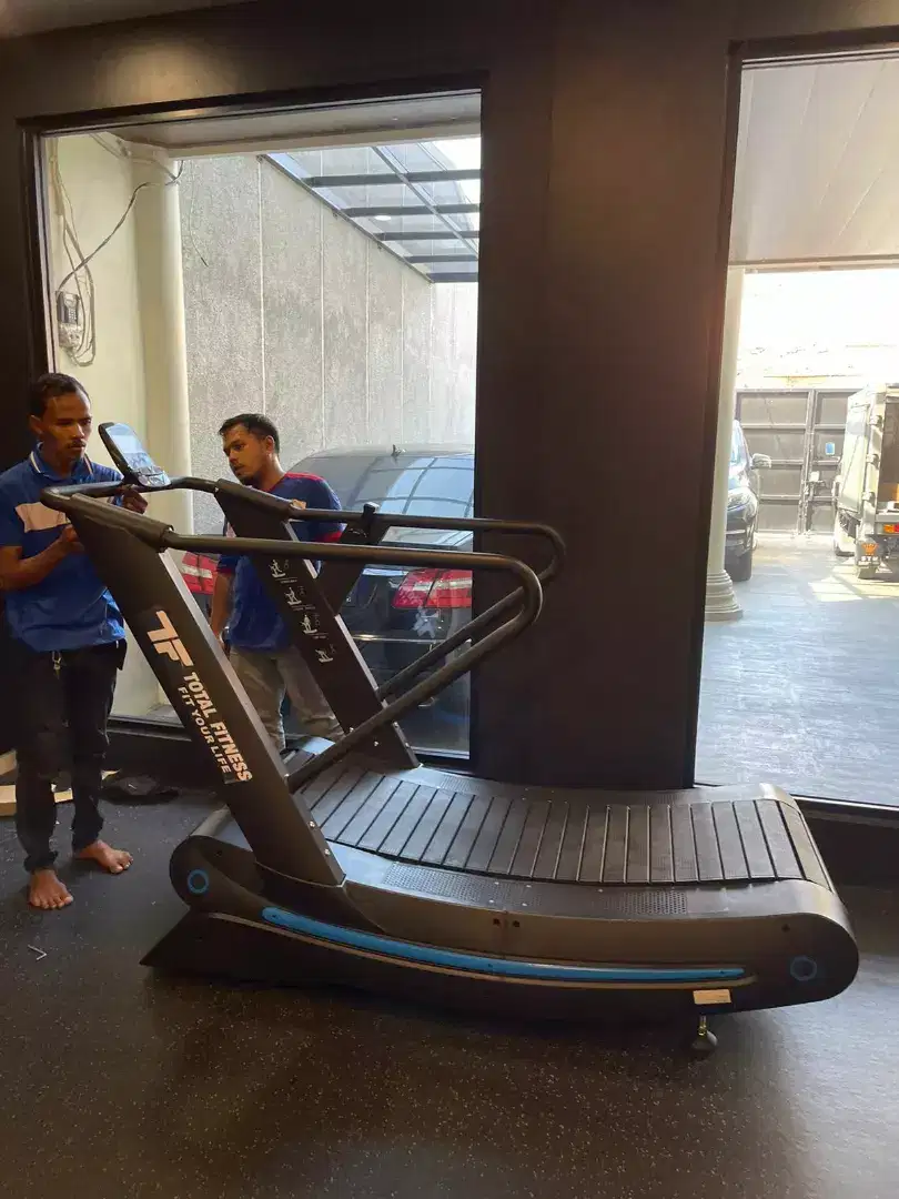 Alat fitness treadmill curve besar