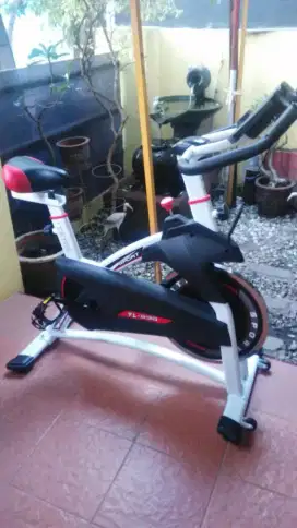 Alat fitness spinning bike tl 930 kokoh